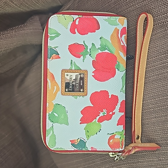 Dooney & Bourke Handbags - Dooney and Bourke Poppy Rose Garden Zip Wallet